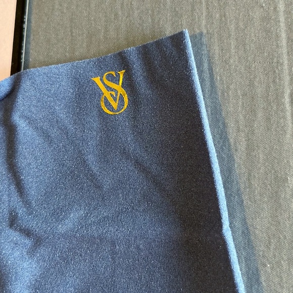 VICTORIA’S SECRET 5-Pack No Show Thong Seamless Panty Set Low Rise Size MEDIUM - Picture 5 of 12